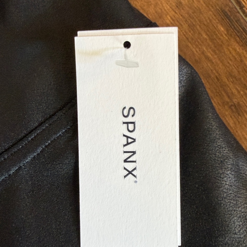 NWT! SPANX Black High-Waist Shiny Leggings, size XL petite - Picture 4 of 9